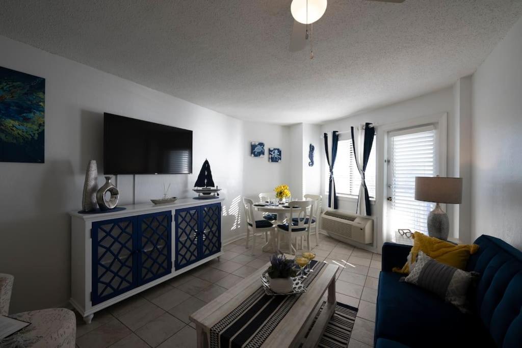 Royal Retreat-Amazing View-King Bed-1 Bedroom-Full Kitchen-Free Parking-Self Check-In Myrtle Beach Exterior photo